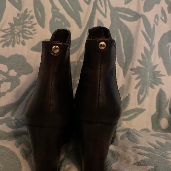 Sold 😊 Michael Kors booties - Picture 5 of 5